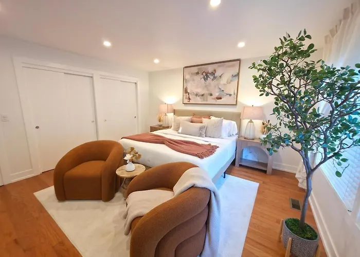 Private Nature Retreat King Sleeps 8 Waukegan