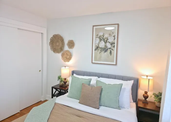 Private Nature Retreat King Sleeps 8 Waukegan